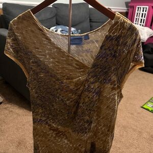 Simply Vera Vera Wang Gold and Purple Top